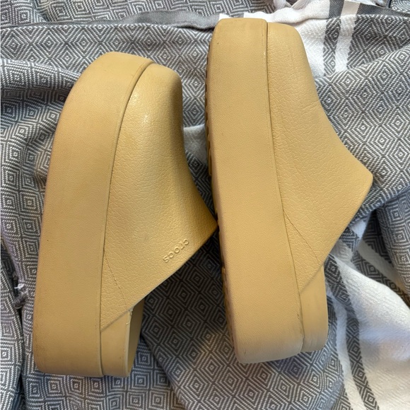 Crocs Tan Platform Clogs - Picture 3 of 4